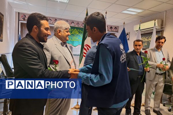 جلسه هم اندیشی و تجلیل از خبرنگاران پانا در شیراز 