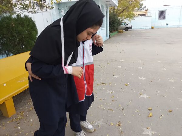 بیست و ششمین مانور سراسری زلزله در دبیرستان دخترانه فاطمیه