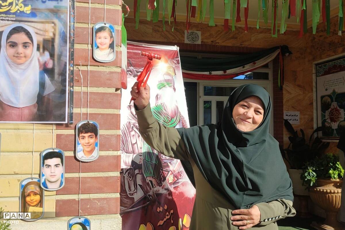 آیین بازگشایی مدرسه در دبیرستان شاهد کوثر شهرستان رباط‌کریم