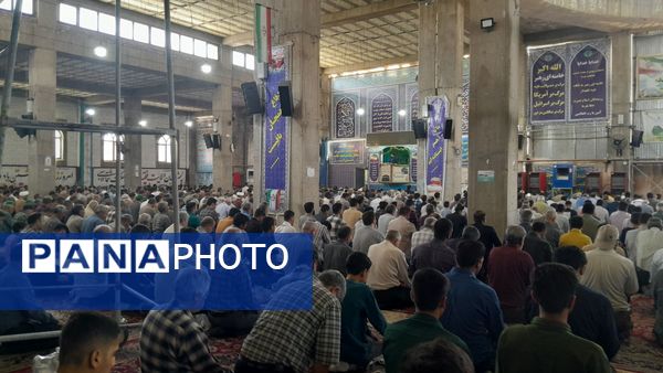 نماز جمعه با حضور مسئولان آموزش و پرورش نیشابور به مناسبت هفته بزرگداشت معلم 