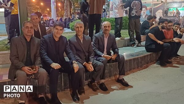 خروش کوهدشتی‌ها در میدان امام خمینی(ره)؛ تجدید میثاق با وطن و آرمان‌های ملی