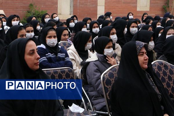 مراسم هفته پژوهش در دبیرستان بانو عفت آهنگری شهرری