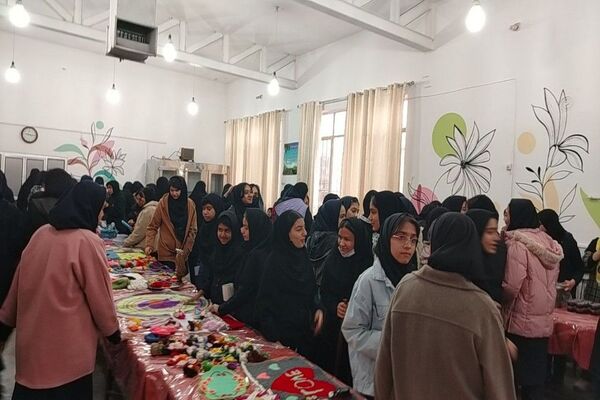 برپایی نمایشگاه و بازارچه کارو فناوری در دبیرستان شهید مجید دهنوی نیشابور