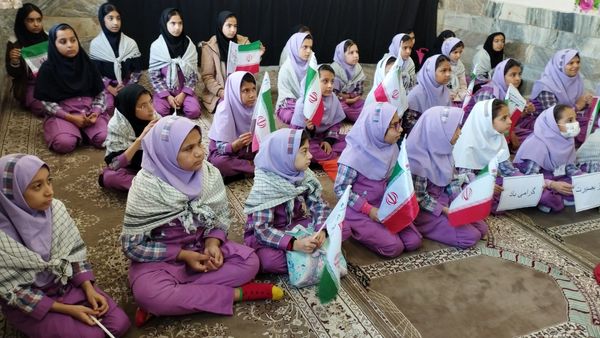 گرامیداشت روز بصیرت و میثاق امت با ولایت در مدرسه مرحوم جعفری روستای بزنجرد