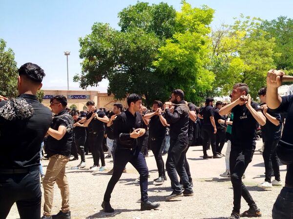 دسته عزاداری ظهر عاشورا در فاروج 