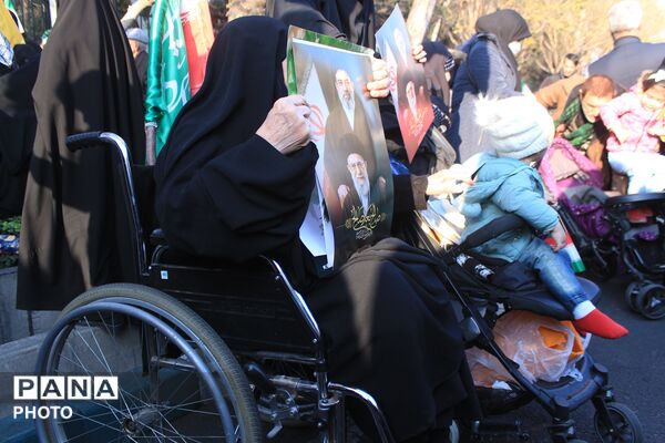 بیعت مردم تهران با سومین رهبر انقلاب