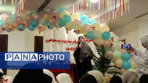 نخستین دیدار معنوی دانش‌آموزان دختر اعزامی به حج عمره با خانه خدا