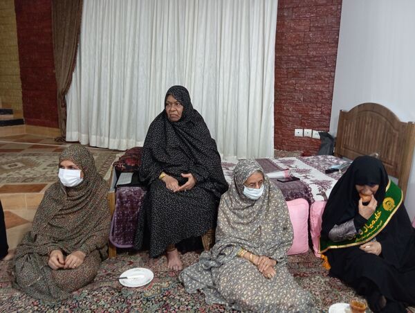 تجلیل دانش‌آموزان بندرعباسی از خانواده شهید در آستانه میلاد حضرت زهرا(س)
