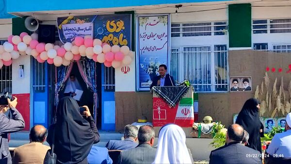 نواختن زنگ مهر در مدارس شهرستان خرم‌دره 