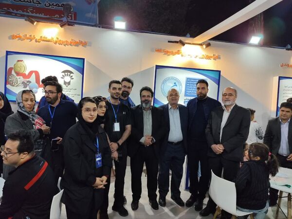 بازدید رئیس شورای شهر و معاون فرهنگی و اجتماعی شهرداری مشهد مقدس از غرفه منطقه ۱۰ در جشنواره خانواده ورزش 