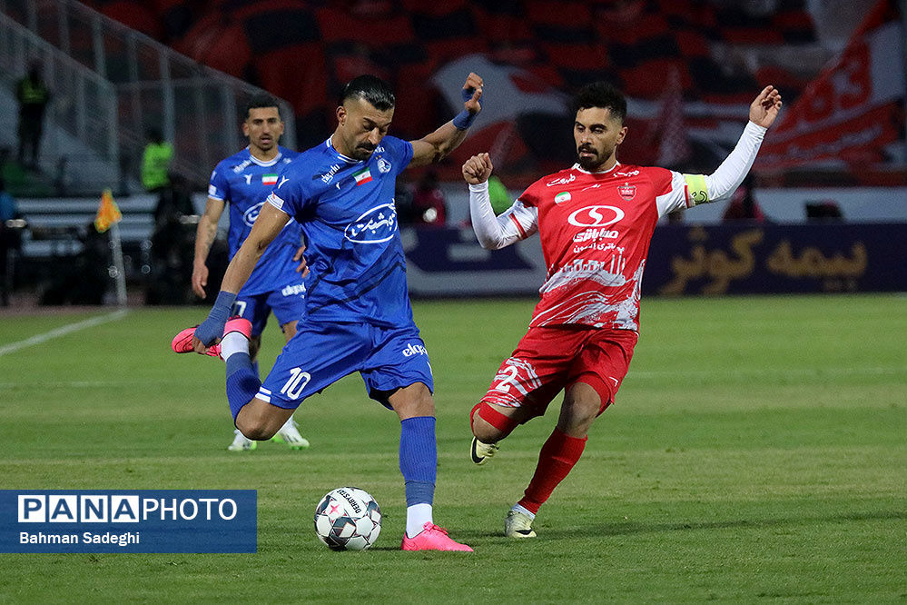 رضاییان در میان ۱۰ مدافع گلزن برتر فوتبال جهان