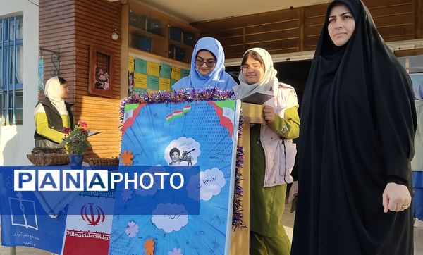 هفته بسیج دانش‌آموزی در دبیرستان فرزانگان قائمشهر