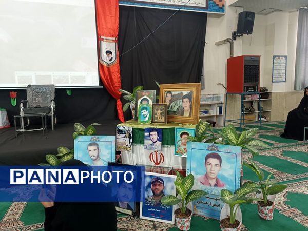 تکریم خانواده شهدا در مسجد حضرت محمد مشهد مقدس