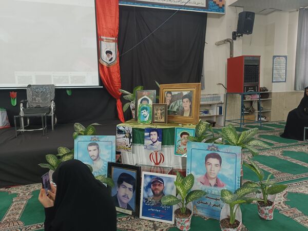 تکریم خانواده شهدا در مسجد حضرت محمد مشهد مقدس