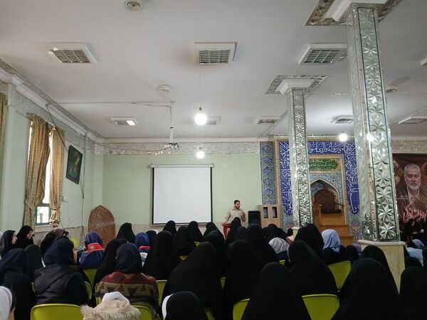 برگزاری جلسه توجیهی هیات‌های دانش‌آموزی دختران آموزش و پرورش ناحیه۶ مشهد