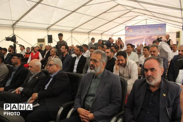 افتتاح ۱۲ کیلومتر از آزادراه کمربندی غربی قم با حضور وزیر راه و شهرسازی