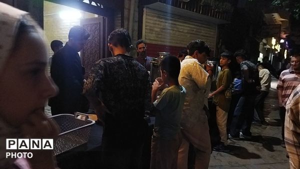 چایخانه حوزه علمیه گلشن در هشتاد و هفتمین شب از اجتماعات مردمی حسینیه امام خمینی نیشابور 