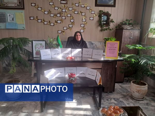 جلسه شورای دبیران مدرسه انیس خوش قدم ناحیه دو 