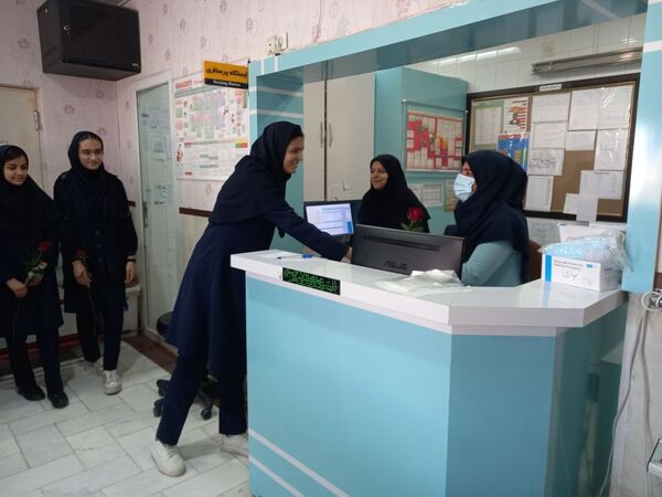 حضور دانش‌آموزان شهید نصرتی در بیمارستان خاتم الانبیاء (ص)