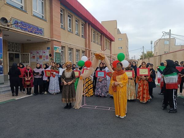 زنگ ورزش در دبیرستان نسیبه با حال و هوای المپیادی