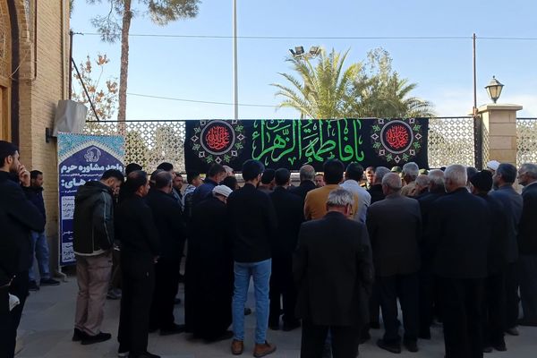 تشییع پیکر مادر شهیدان مشتاقیان در شیراز