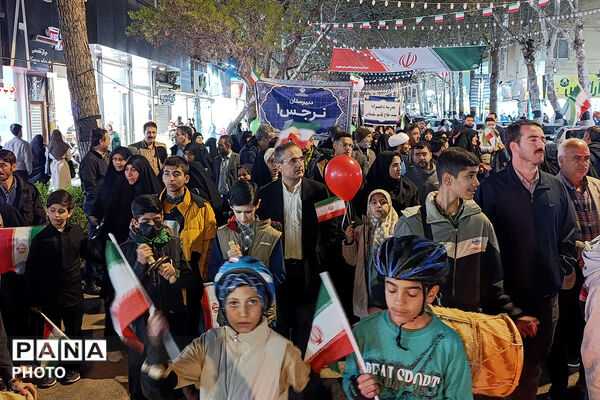  حضور فرهنگیان و دانش‌آموزان به‌مناسبت 12 فروردین ماه روز جمهوری اسلامی ایران 