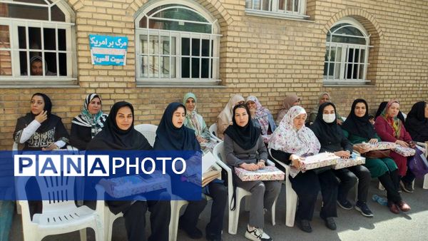 جشن روز معلم دبیرستان شهیده محبوبه دانش 