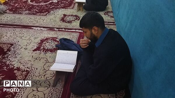 جزء خوانی قرآن کریم با حضور نسل  z در مسجد الرضای نیشابور 