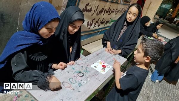 حضور پرشور نوجوانان ابرکوهی در تجمعات شبانه