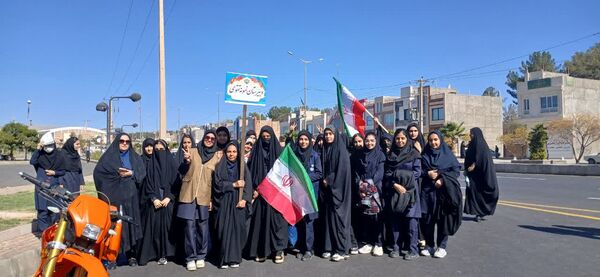 ۱۳ آبان؛ روزی که فریاد استقلال ملت ایران در تاریخ ماندگار شد