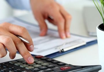 پرداخت پاداش و اضافه‌کار به کارمندان دولت مبتنی بر عملکرد می‌شود