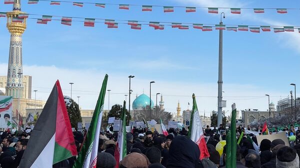 حضور پرشور کودکان در راهپیمایی ۲۲ بهمن