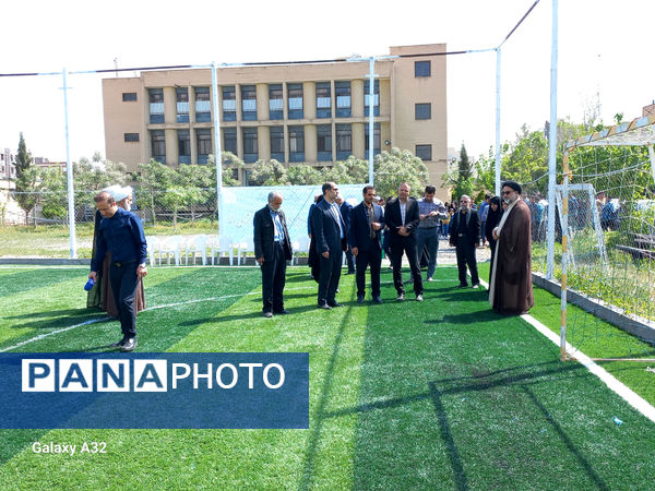 آیین افتتاح زمین چمن مدرسه بهار نور معرفت در قم
