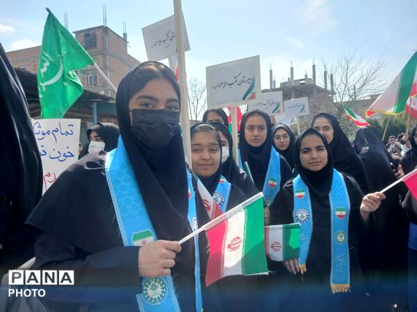 اجتماع پرشور فرهنگیان و دانش آموزان گالیکش