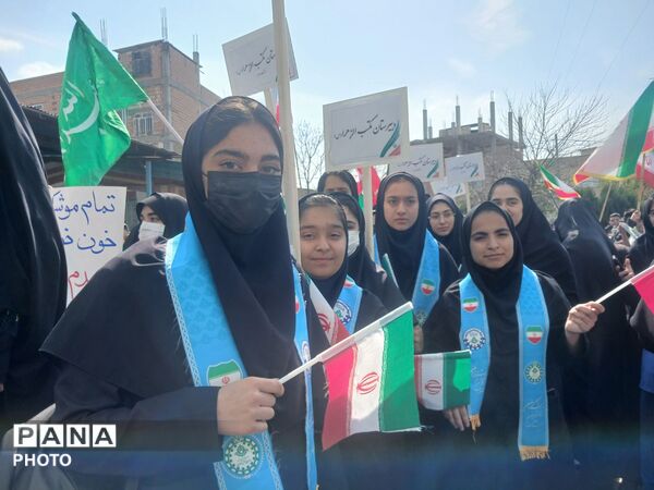 اجتماع پرشور فرهنگیان و دانش آموزان گالیکش
