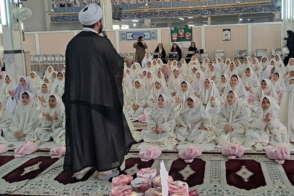 مراسم جشن تکلیف دانش‌آموزان دبستان موجانی ناحیه دو شهرری 