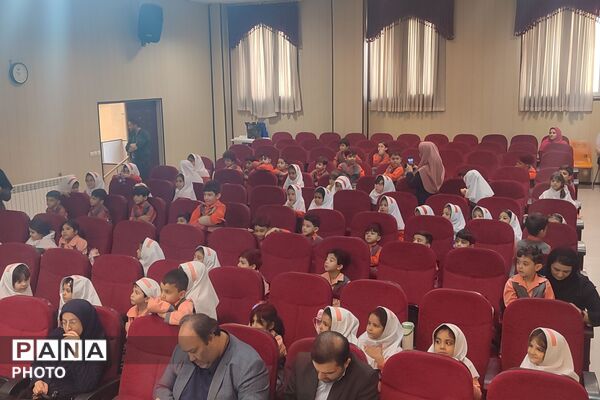 جشن غنچه‌ها در شهرستان رباط‌کریم