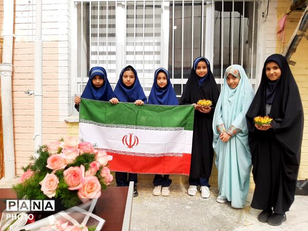 بازارچه کارآفرینی دانش‌آموزان شهید جواهری۲ 