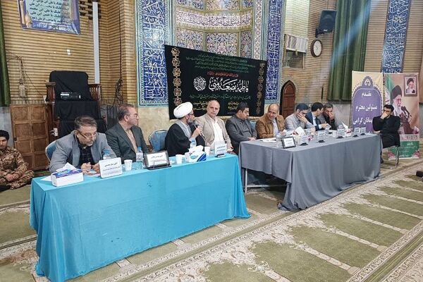برپایی میزخدمت باحضور مسئولان و نمایندگان قوای مجریه و مقننه در بخش خاوران شهرستان ری