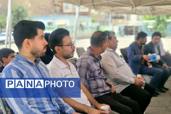 آیین افتتاح زمین چمن مصنوعی در قرچک