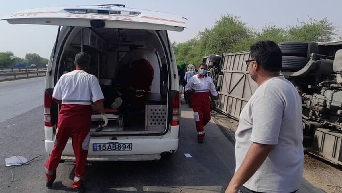 واژگونی اتوبوس در محور شوش ـ اهواز
