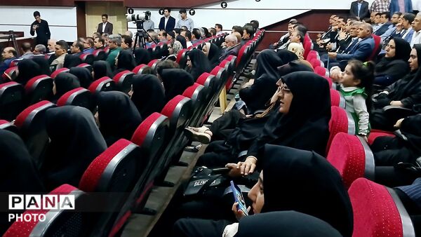 تجلیل از معلمان نمونه و آیین تکریم بازنشستگان فرهنگی در پلدختر
