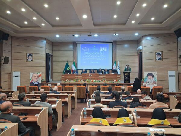 نشست کنشگران فرهنگی ،اجتماعی و سیاسی شهرستان کاشمر کاشمر