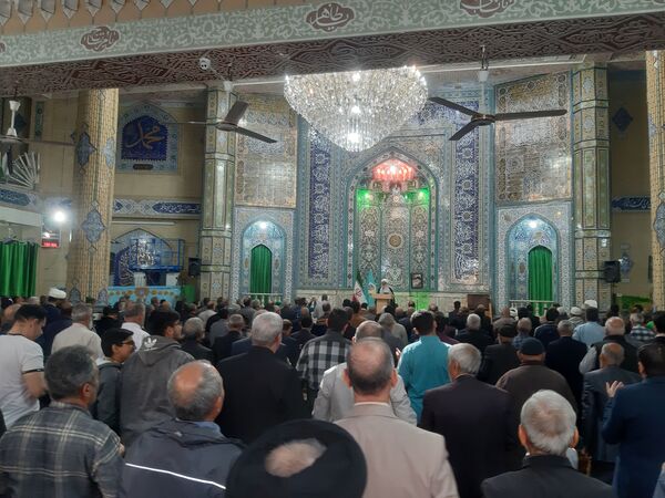 نماز عبادی سیاسی جمعه با حضور پرشور عموم مردم شهرستان ورامین