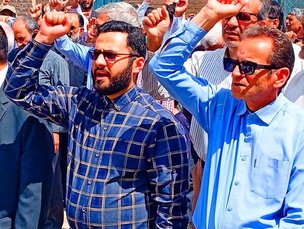 مشت هایی که آزادی فلسطین را صدا میزند