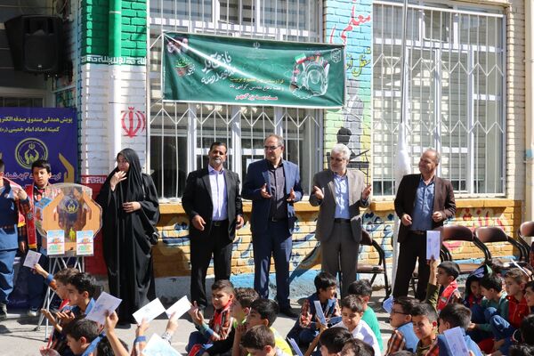 جشن عاطفه‌ها در مدرسه بزرگمهر مرند