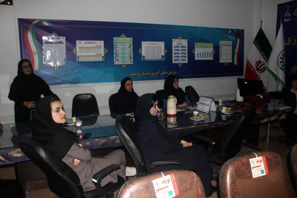 کافه کتاب با موضوع قدرت قدردانی در سازمان دانش‌آموزی استان بوشهر 