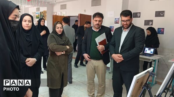 نمایشگاه اقتصاد مقاومتی و صنایع دستی هنرجویان هنرستان حضرت زهرا (س)