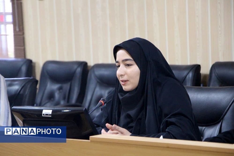 مدرسه پیشتازان به مساله تربیت، آموزش و تفریح می‌پردازد