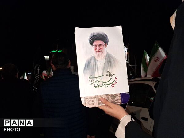 حماسه سازی مردم نیشابور در بیستمین شب از راهپیمایی های مردمی بلوار فضل 